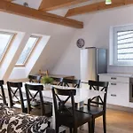 Froeccs Apartmann *